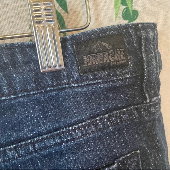 Size 10 Jordache Premium Ruby Straight Crop Capri - Dark Wash B2 - Picture 5 of 6